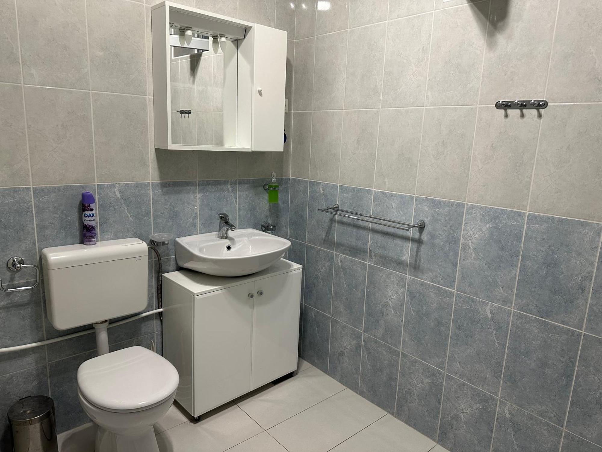 Spacious 1 Bedroom 4 Star Apartment, Млини Экстерьер фото